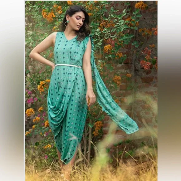 One piece jumpsuit with attached dupatta - Picture 1 of 5